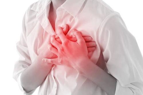 来月经前乳房有肿块痛什么毛病,乳房肿块月经前会疼痛是怎么回事