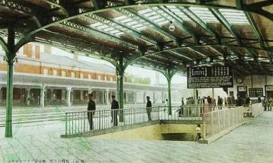 一场大火一度让人极为难过,一场大火让房子变废墟