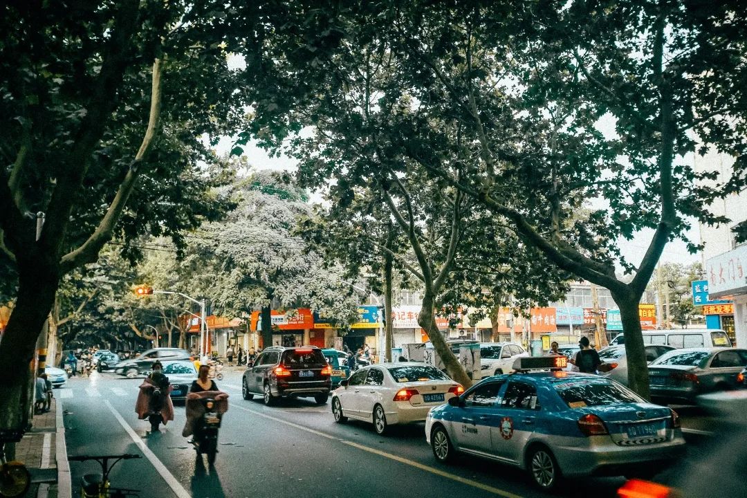 八蜡庙街涑河南街美食,八腊庙街的提拉米苏店