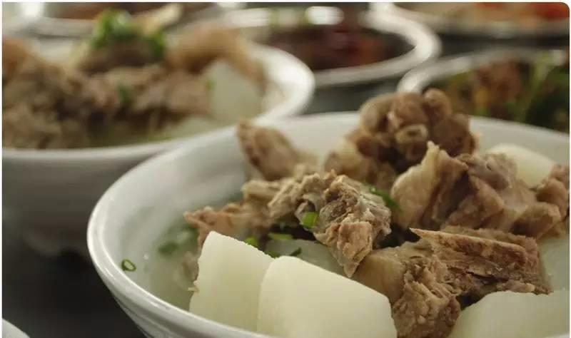 吃在“远航大酒楼”，绵阳学生的最高伙食标准