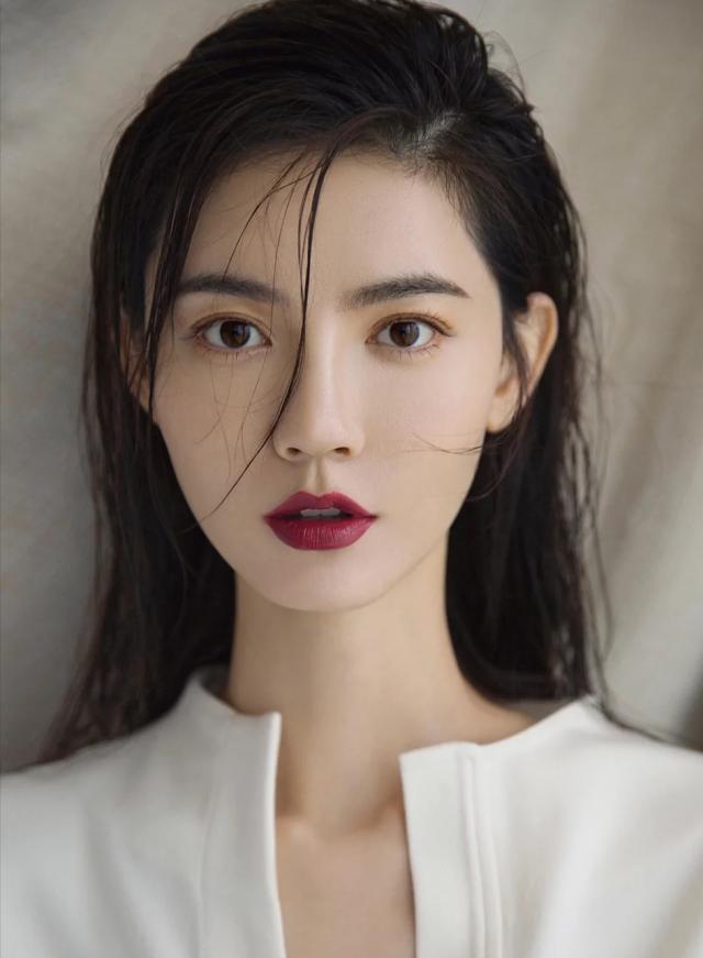 显白新年口红,2021秋冬大牌热销显白口红