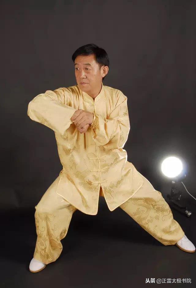 陈氏太极旋风脚,陈氏太极单刀翻身下劈