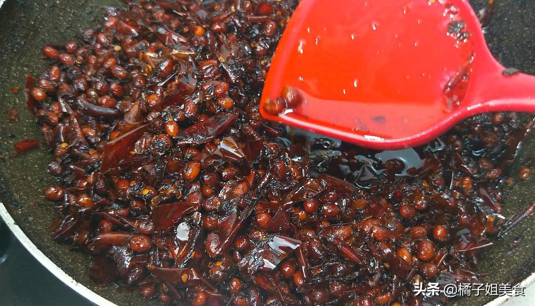黄豆酱秘制酱料,用黄豆酱熬酱豆最正宗的做法