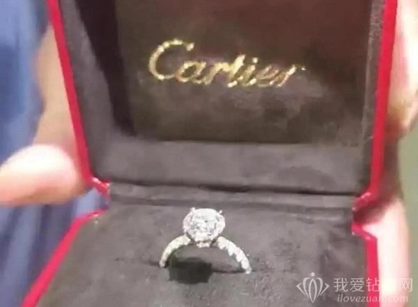 2克拉卡地亚订婚钻戒多少钱 (卡地亚结婚钻戒一般多少钱)