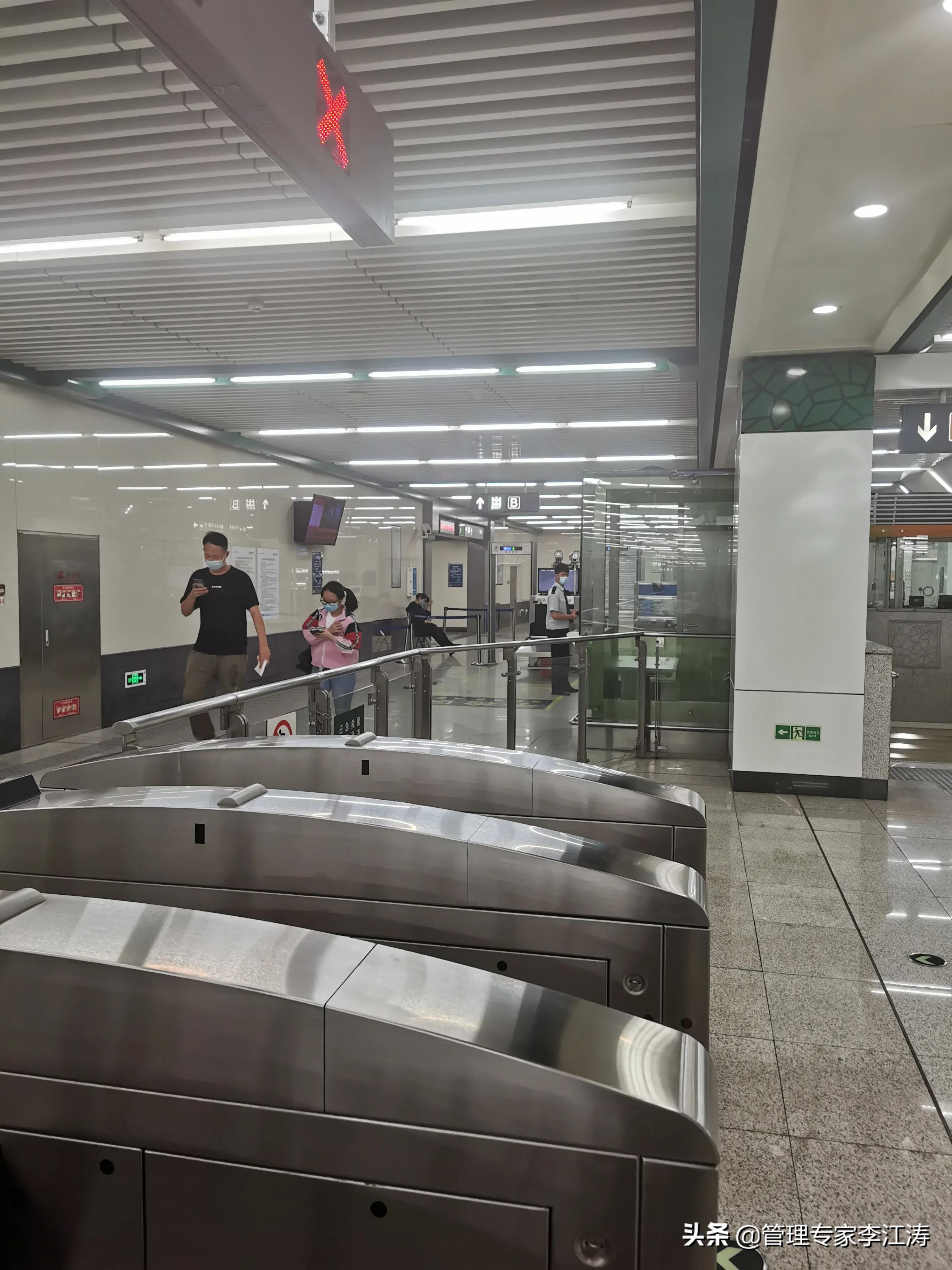 地铁工作人员工作辛苦吗,地铁最辛苦的四个岗位