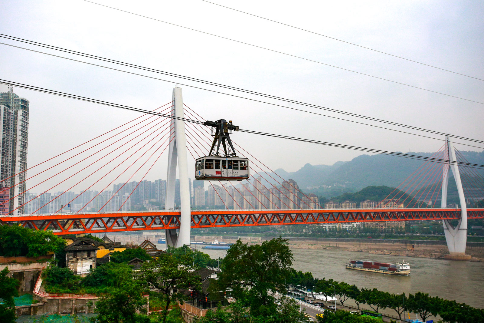 解放碑有什么好玩的,重庆一日游鹅岭解放碑