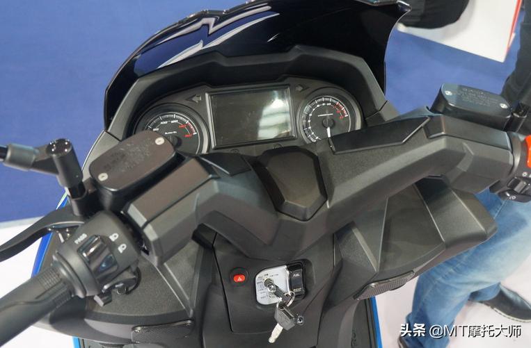 性能媲美赛艇，国产黑马中量级踏板，舒适至上，油耗还不到3升！