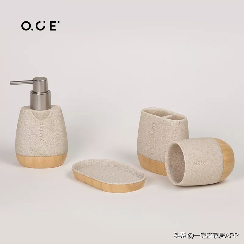 在名创优品50块钱能买多少盲盒,在名创优品100块钱买化妆品