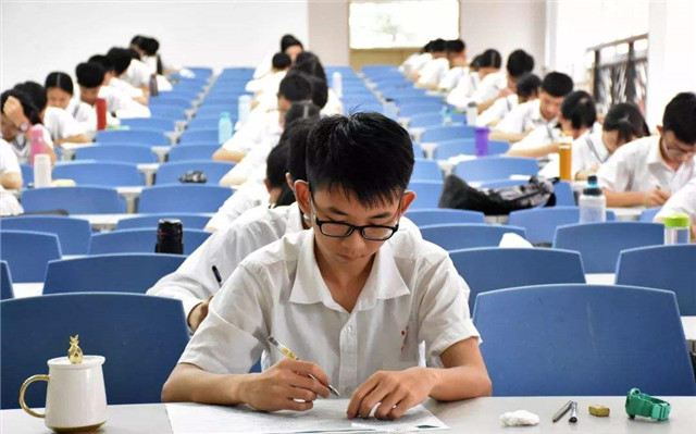 黄冈中学为什么落寞了,黄冈中学闻名全国