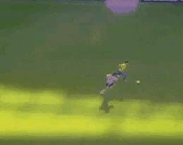 足球场上精彩过人瞬间,足球精彩进球瞬间