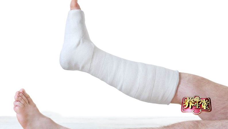 雪天路滑冬季老年人如何防跌倒,老人跌倒应该得到怎样的及时帮助