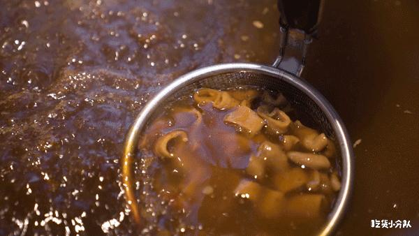 排队归排队，这店名你念的对吗？