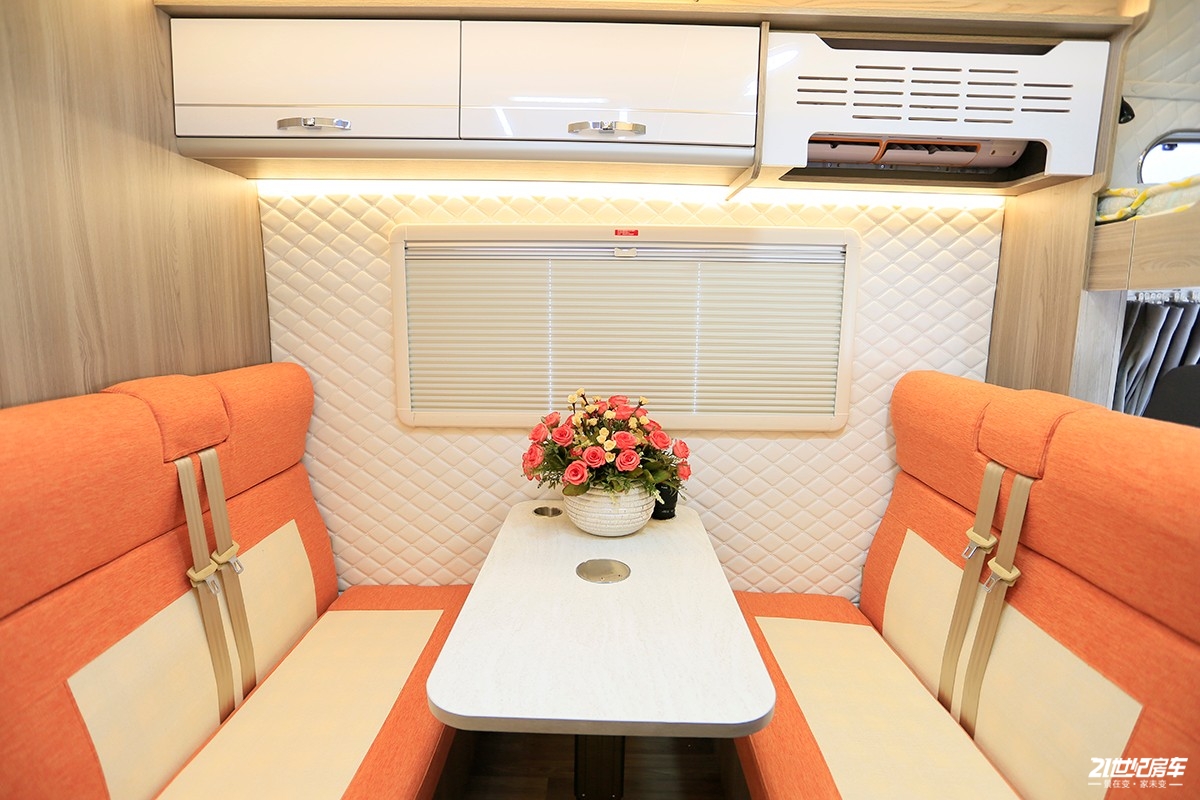 性价比入门房车,新飞国六平头轻卡房车