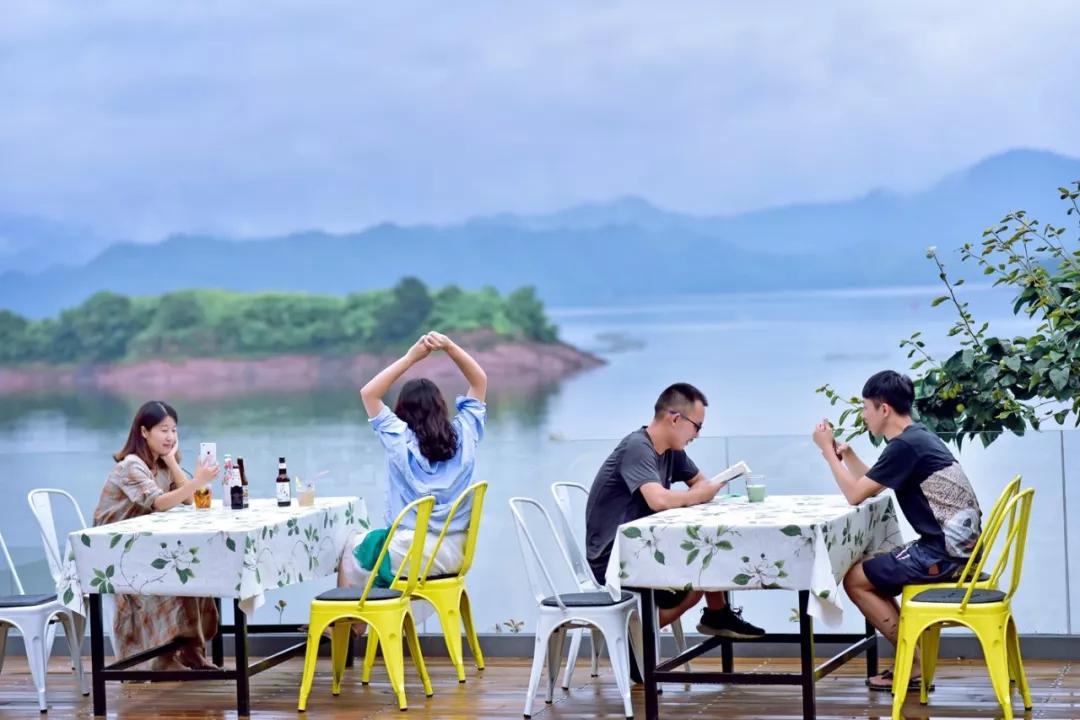 真正一线湖景！千岛湖这家“颜值杀”民宿自带一个超强属性