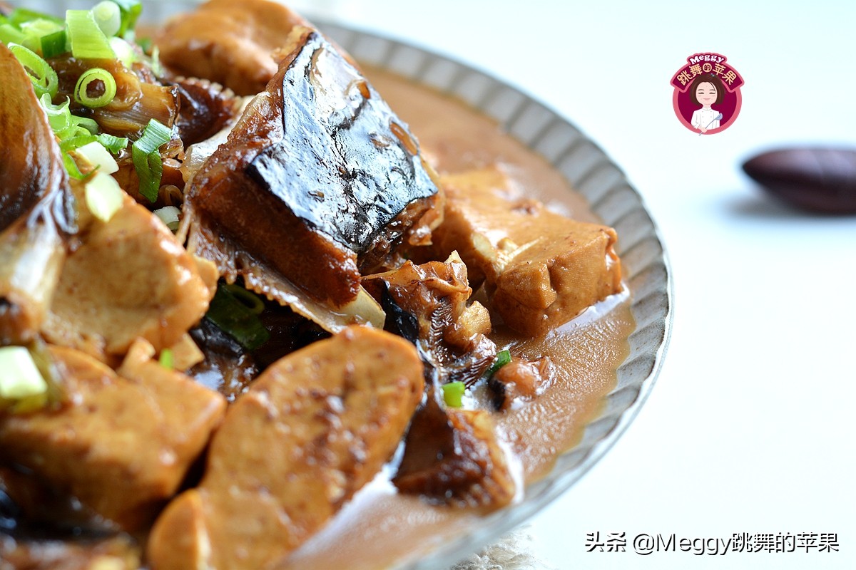 老板鱼和魔鬼鱼有什么区别呢,很奇特的鱼是老板鱼