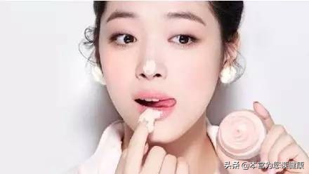 有这3个习惯的女生，最容易变成“香肠嘴”，赶紧改改吧