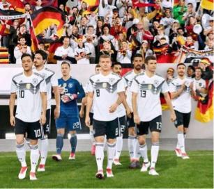 德国足球人才济济，沦为二流球队被迫改变，勒夫放弃3国脚可理解