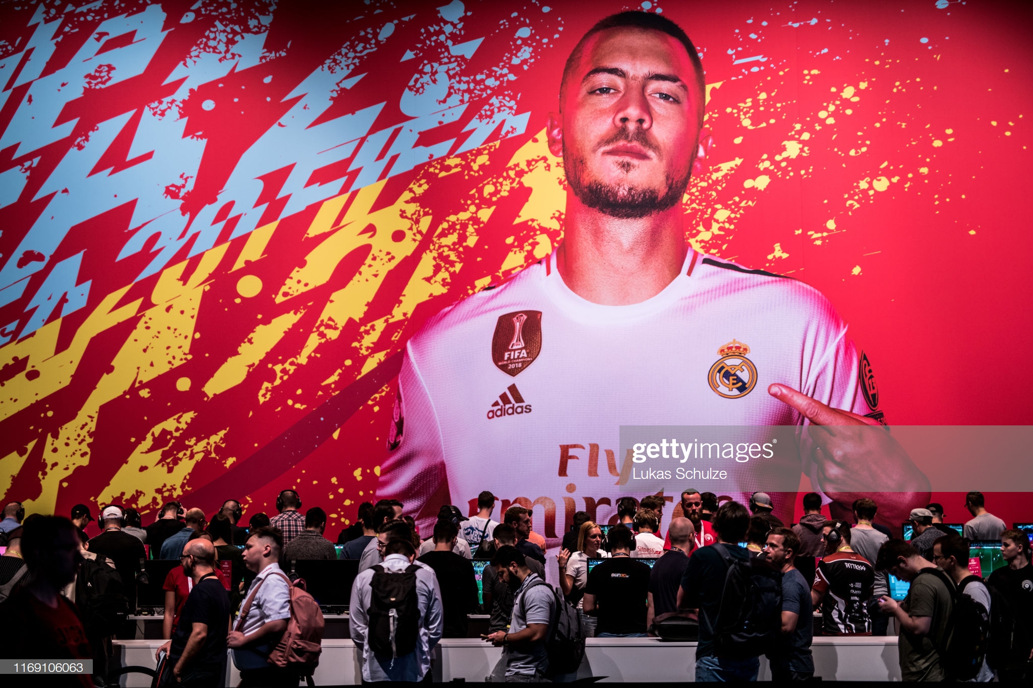 FIFA20坎德雷瓦完美传中好似贝克汉姆附体,卢卡库爆射尤文球门