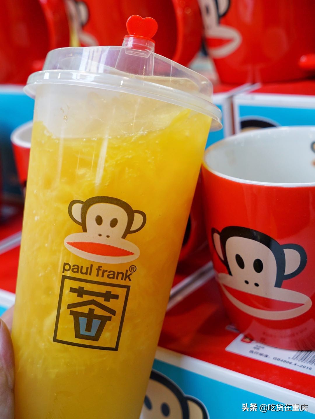 国际潮牌“大嘴猴”出奶茶了，快来为你的青春买一杯