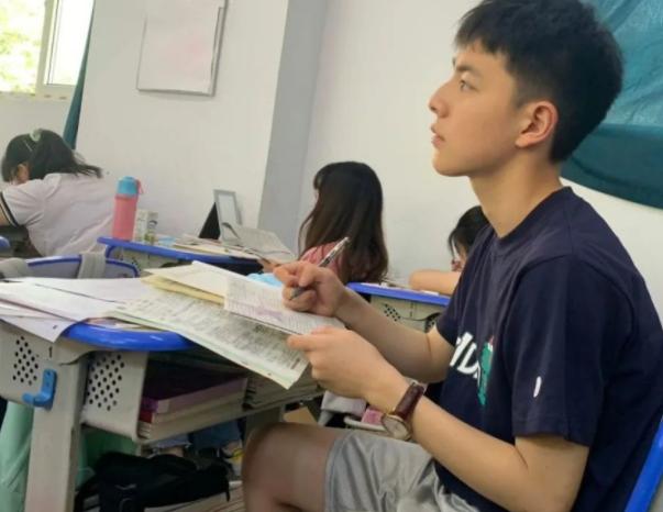 高中生身高数值,高中生身高实测校园