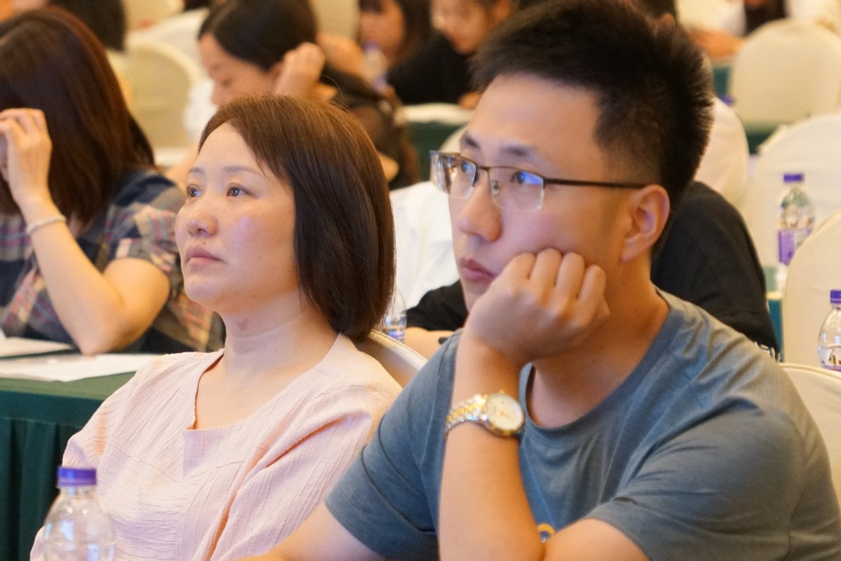 为民办实事作为主题教育的出发点,为民办实事推动主题教育走入民心