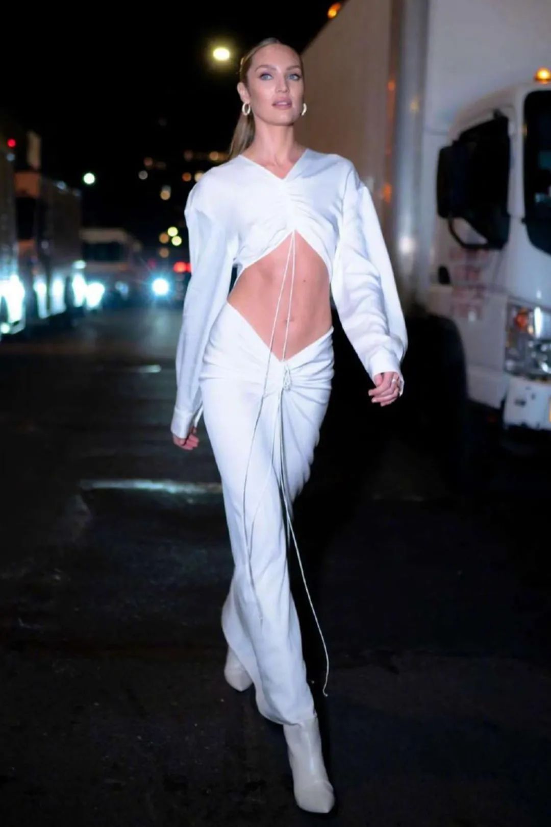 姐不跟你们挤进BM了，我有件更厉害的