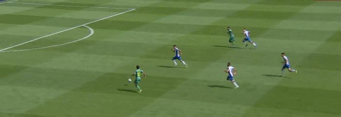 加列戈乱点鸳鸯谱酿苦果！武磊换右路被打穿造点球争议全靠自己