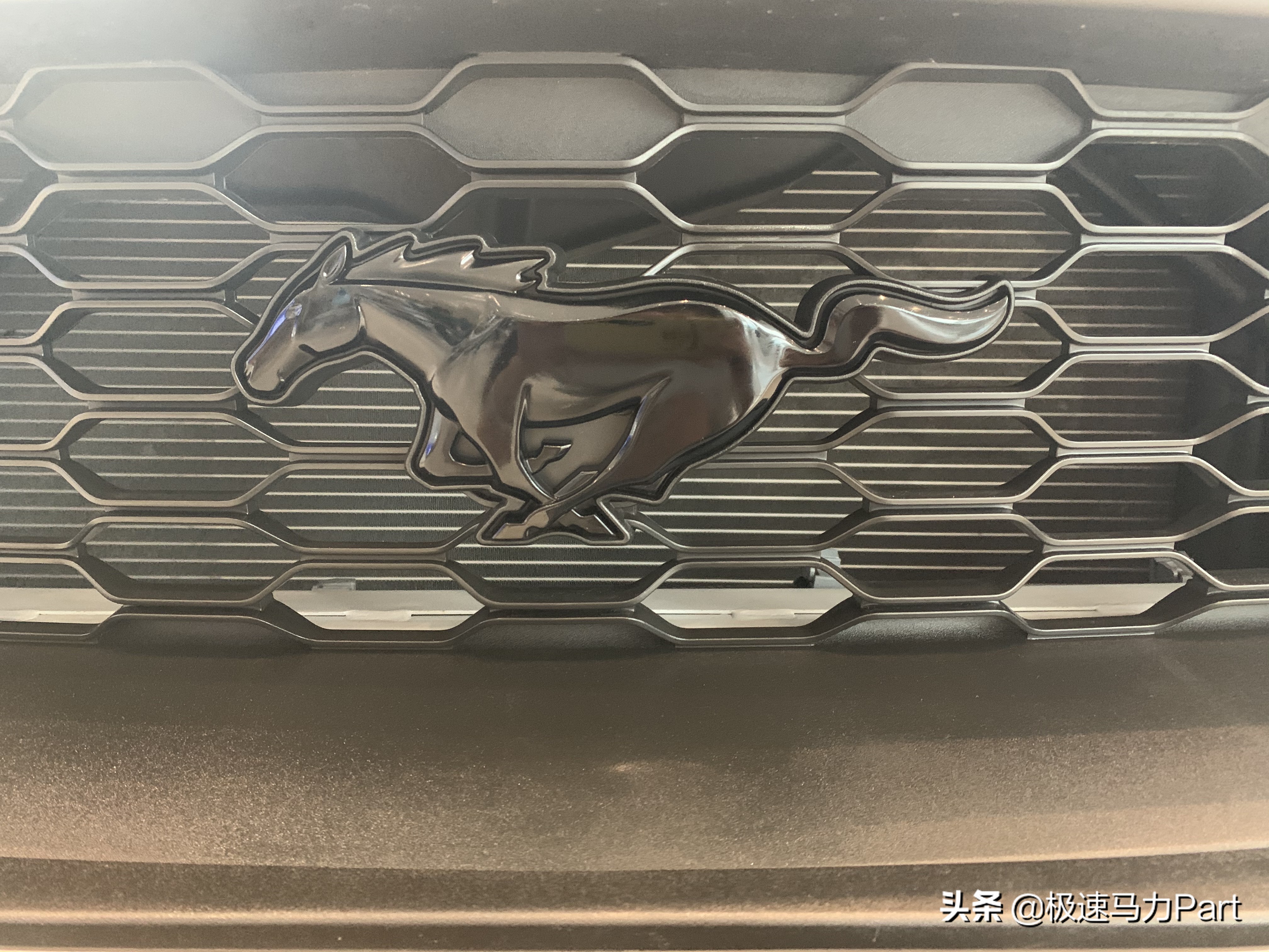 2019野马2.3t暗夜骑士评测,19款2.3t野马百公里加速实测