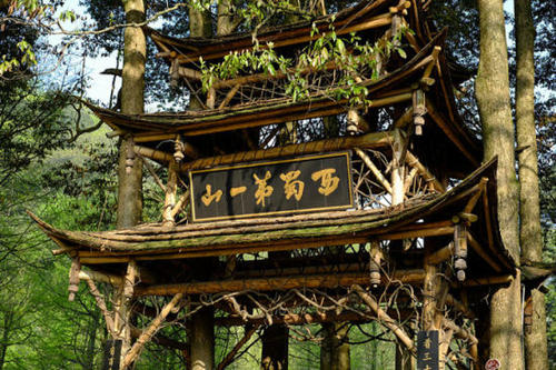 成都都江堰青城山三星堆三日游,都江堰青城山一日游攻略