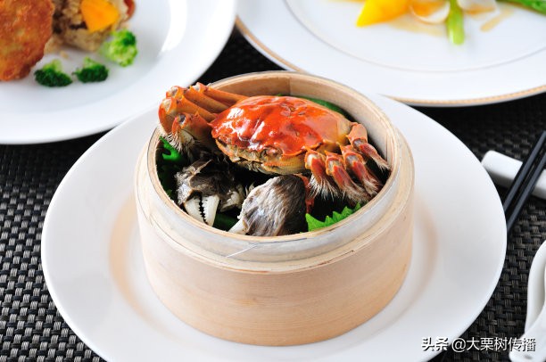 清蒸大闸蟹美观又美味,色香味俱全清蒸大闸蟹
