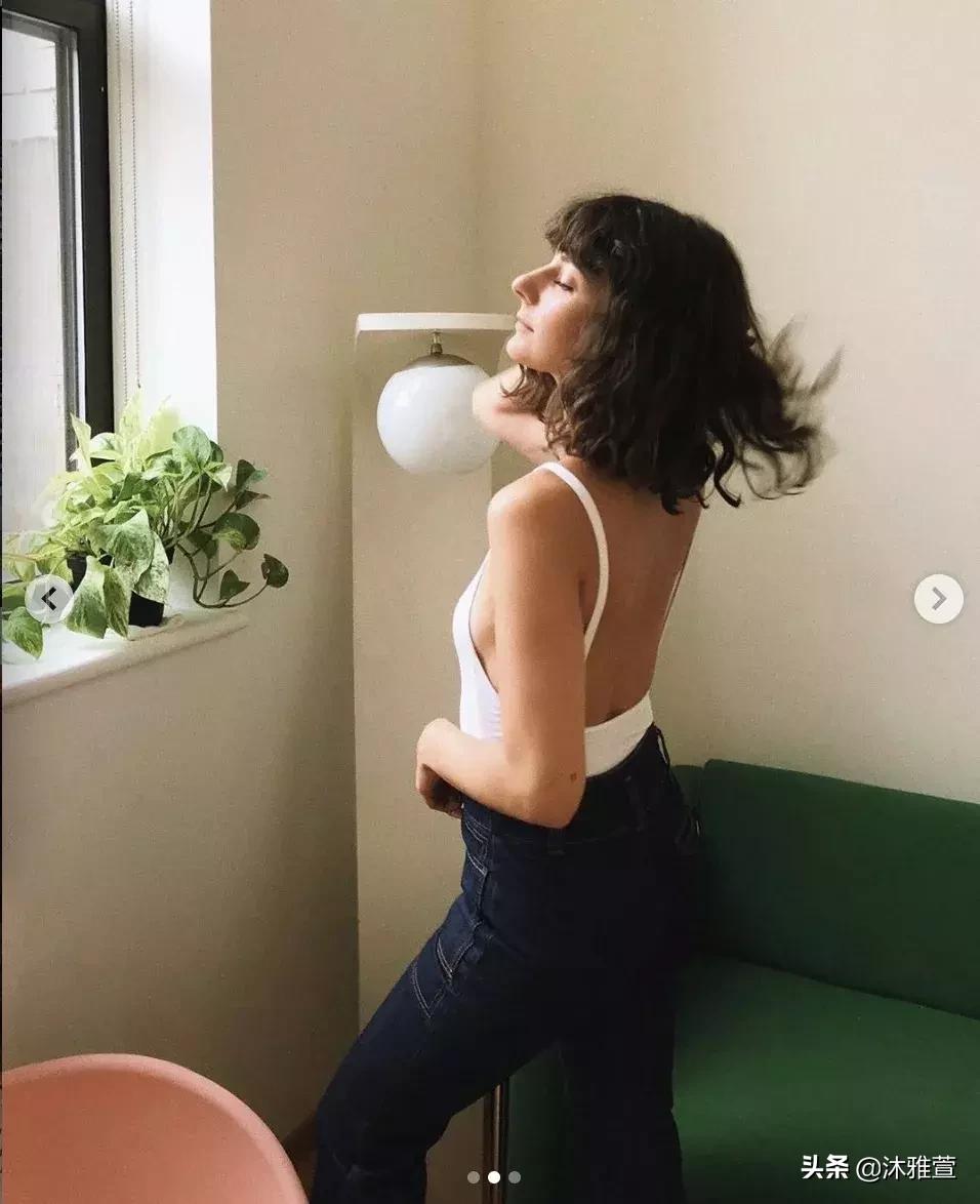 显瘦吊带直筒裤,你穿露肩吊带的样子