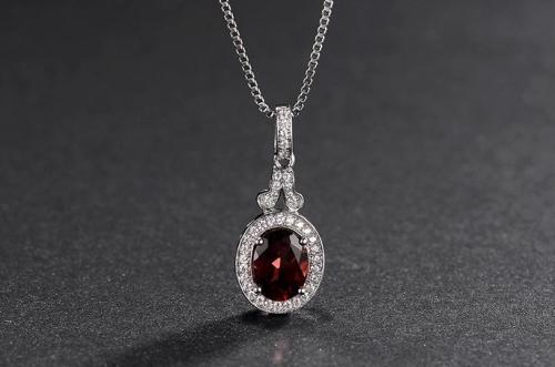 莫泊桑项链揭示了什么,莫泊桑项链批判