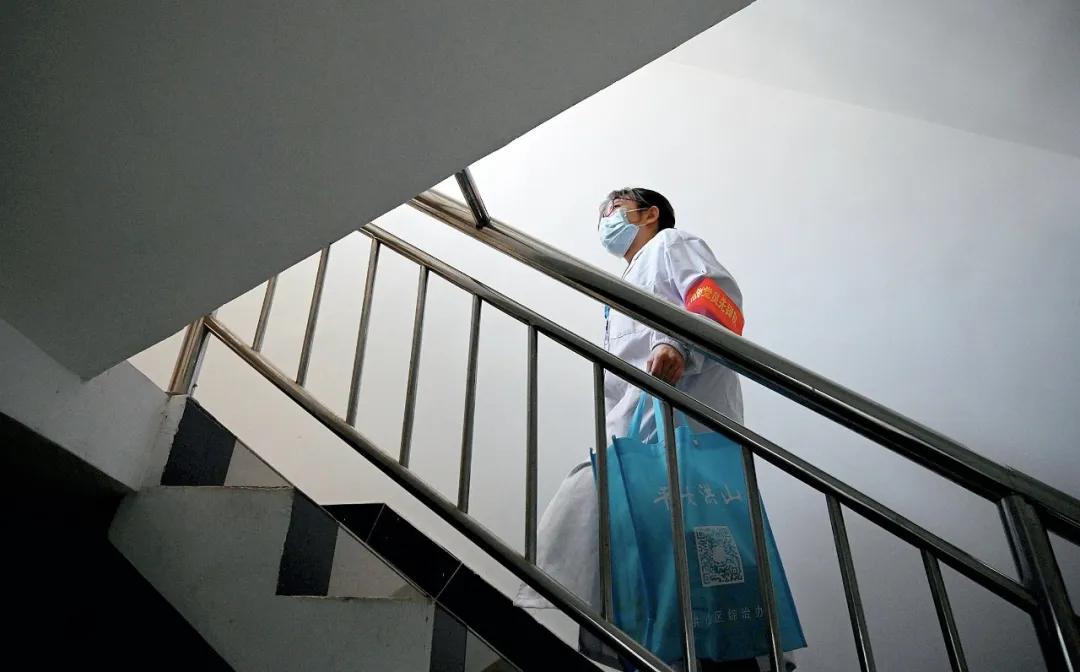 社区防疫发生打斗事迹,社区战疫一线