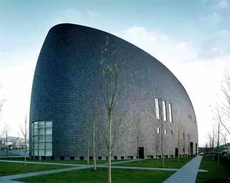 矶崎新的建筑,矶崎新反建筑史