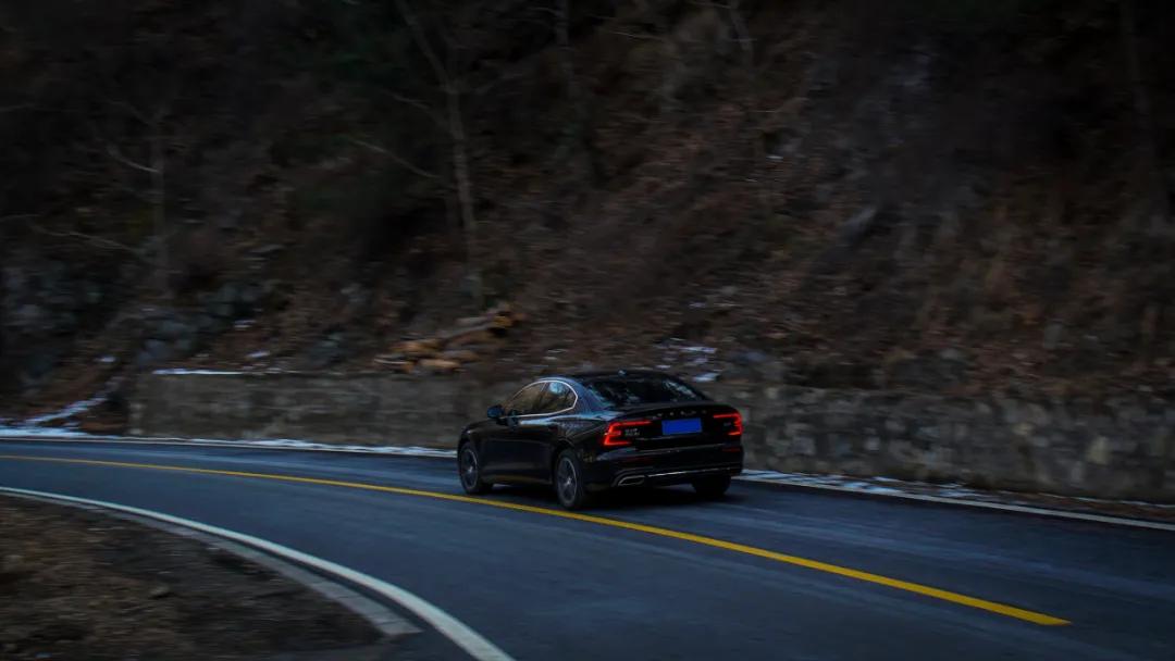 沃尔沃s60弯道减速,弯道小王子沃尔沃s60