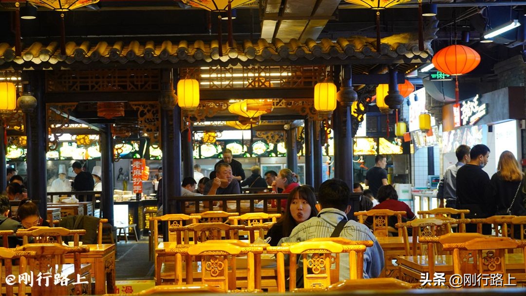 重庆解放碑八一好吃街图片,重庆解放碑八一好吃街推荐食物