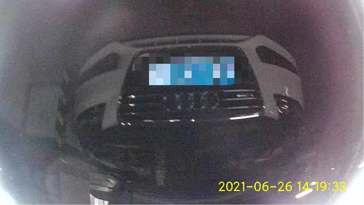 奥迪a6l怠速低车身抖动什么原因,奥迪a4l怠速间歇性抖动正常吗