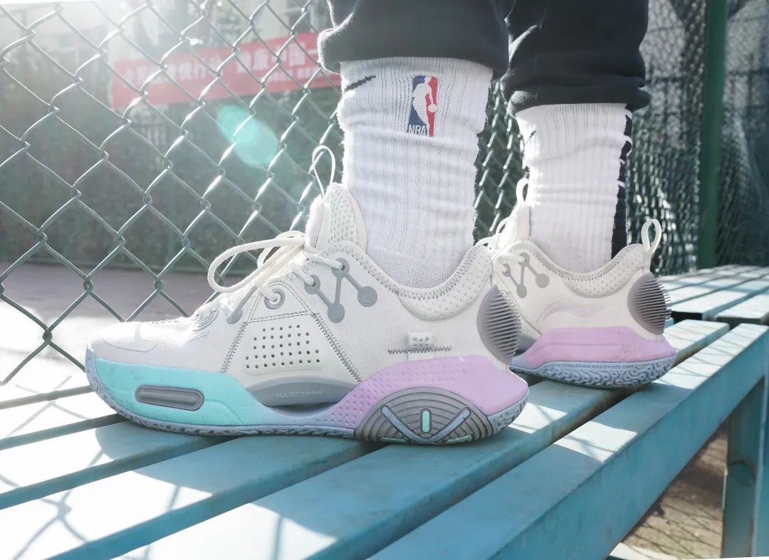 李宁全城9青年版有啥区别,李宁韦德之道全城9棉花糖