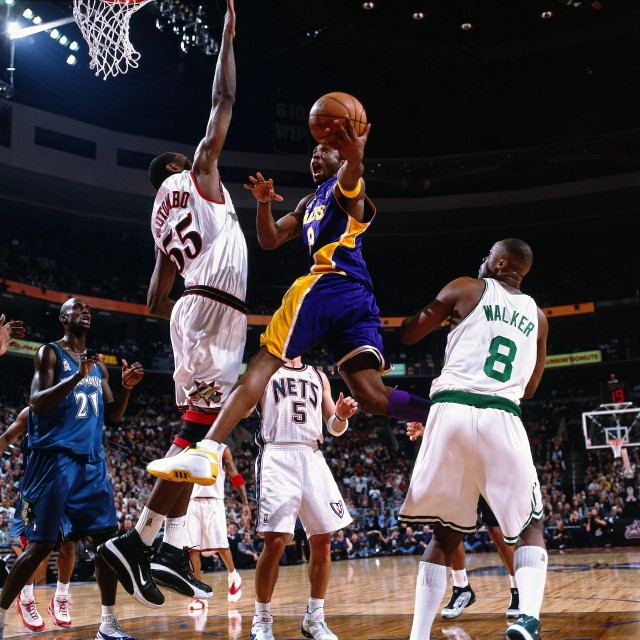 科比20代战靴,科比20年篮球集锦