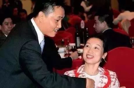 从黄光裕即将出狱，谈谈没有黄的十几年里面国美依旧是民企500强