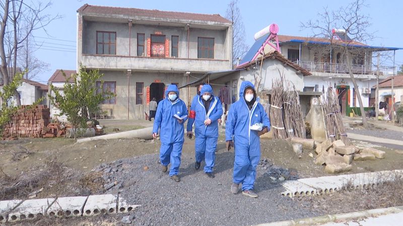阳光明媚别外出！村干部劝阻村民获赞