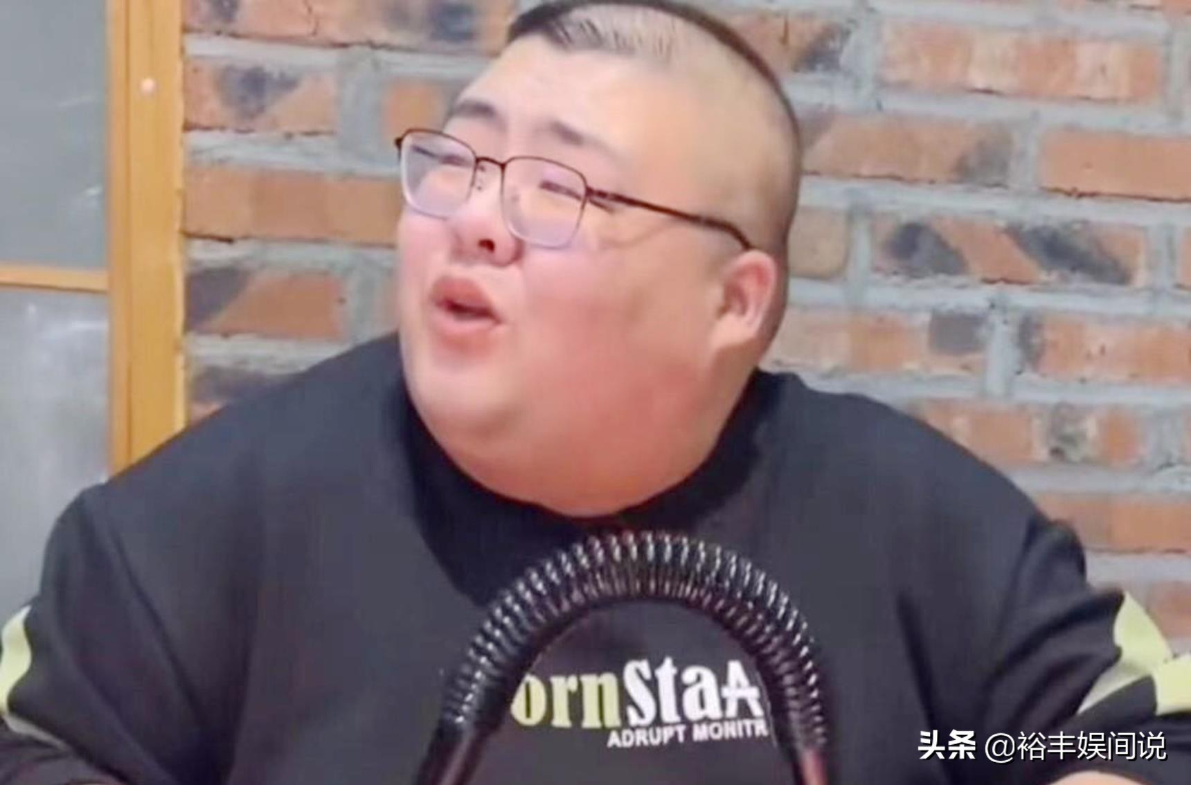 网红泡泡龙猝死原因,网红泡泡龙去世现场视频