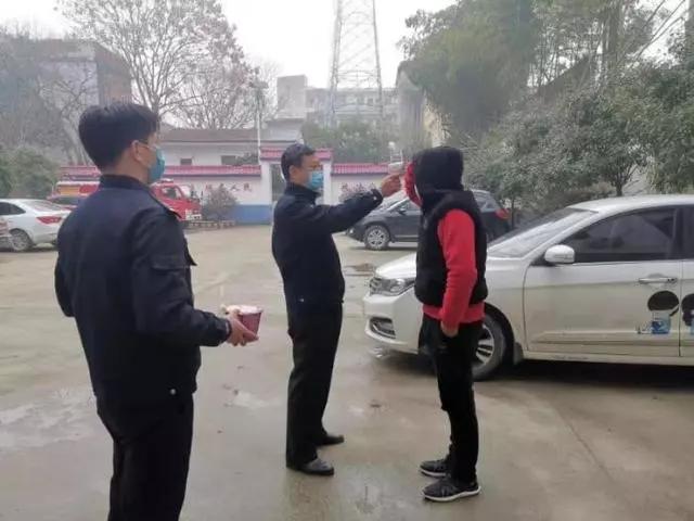 疫情我们能熬过去吗 (如果疫情再下去你能熬多久)