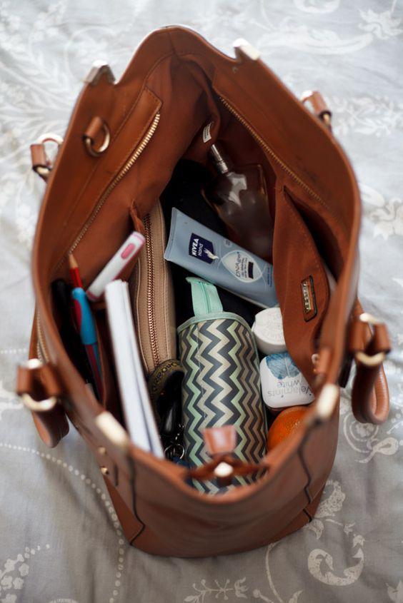 日常通勤包包必备的一款,适合日常通勤的包包推荐