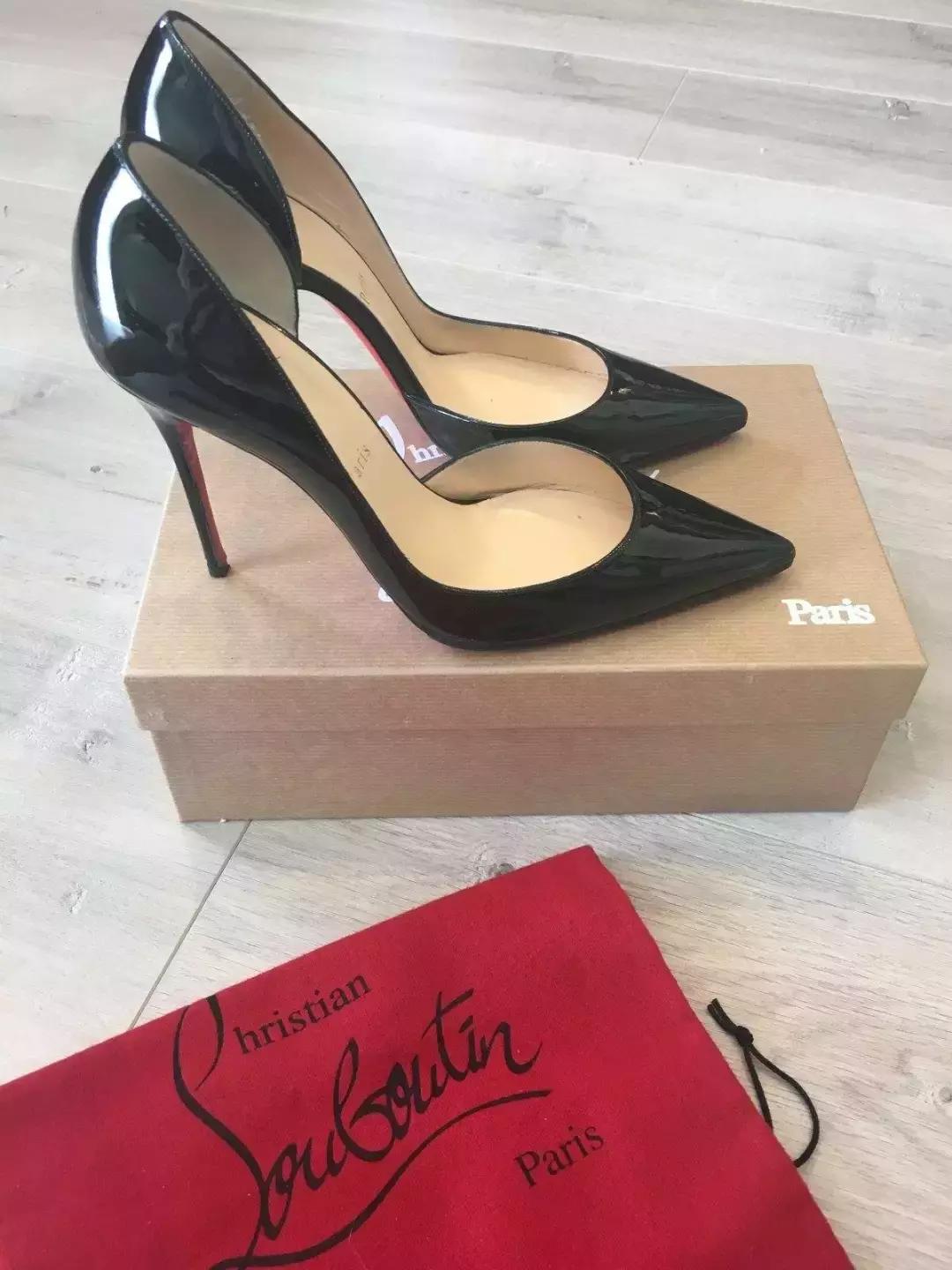 鞋底一个红心是什么牌子,红底鞋注册商标难题