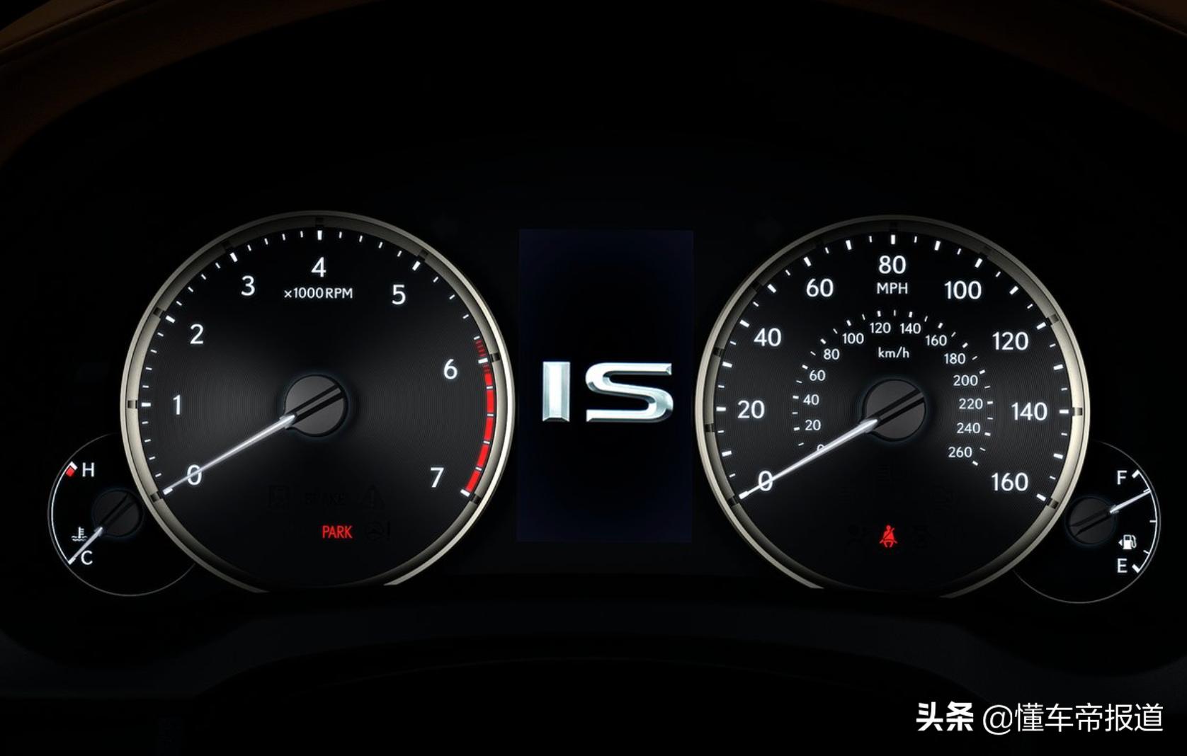 新款雷克萨斯is对比宝马三系,全新外观更好看的车