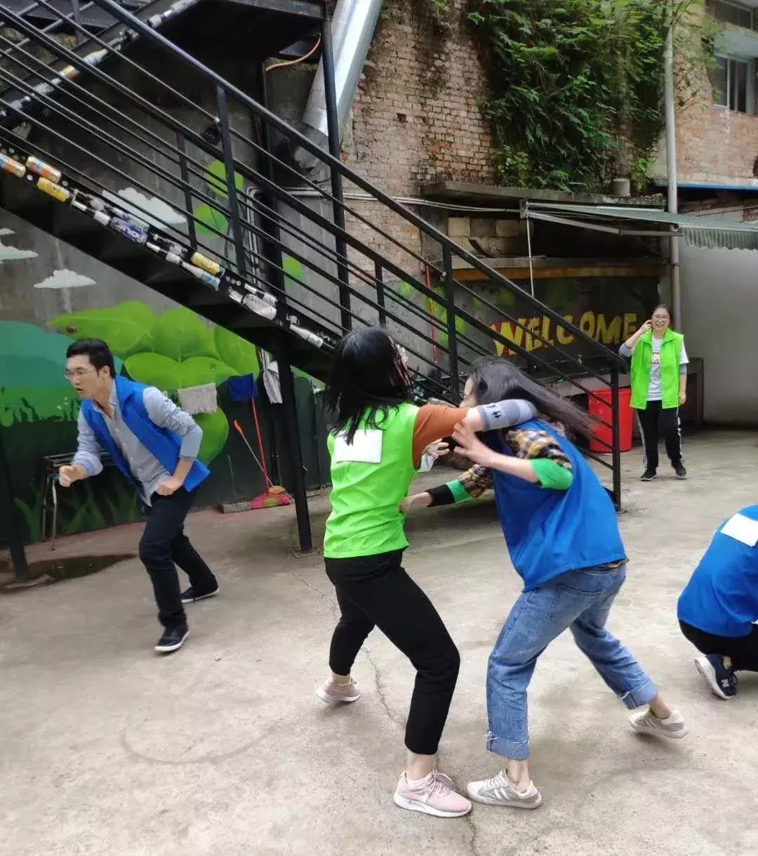 怎么和新同事熟起来,刚入职怎么和同事混熟