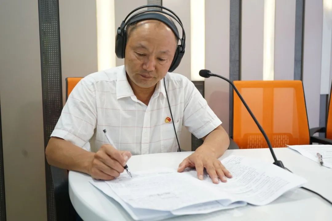 「先锋侠」福州要建100个足球场?官方回复