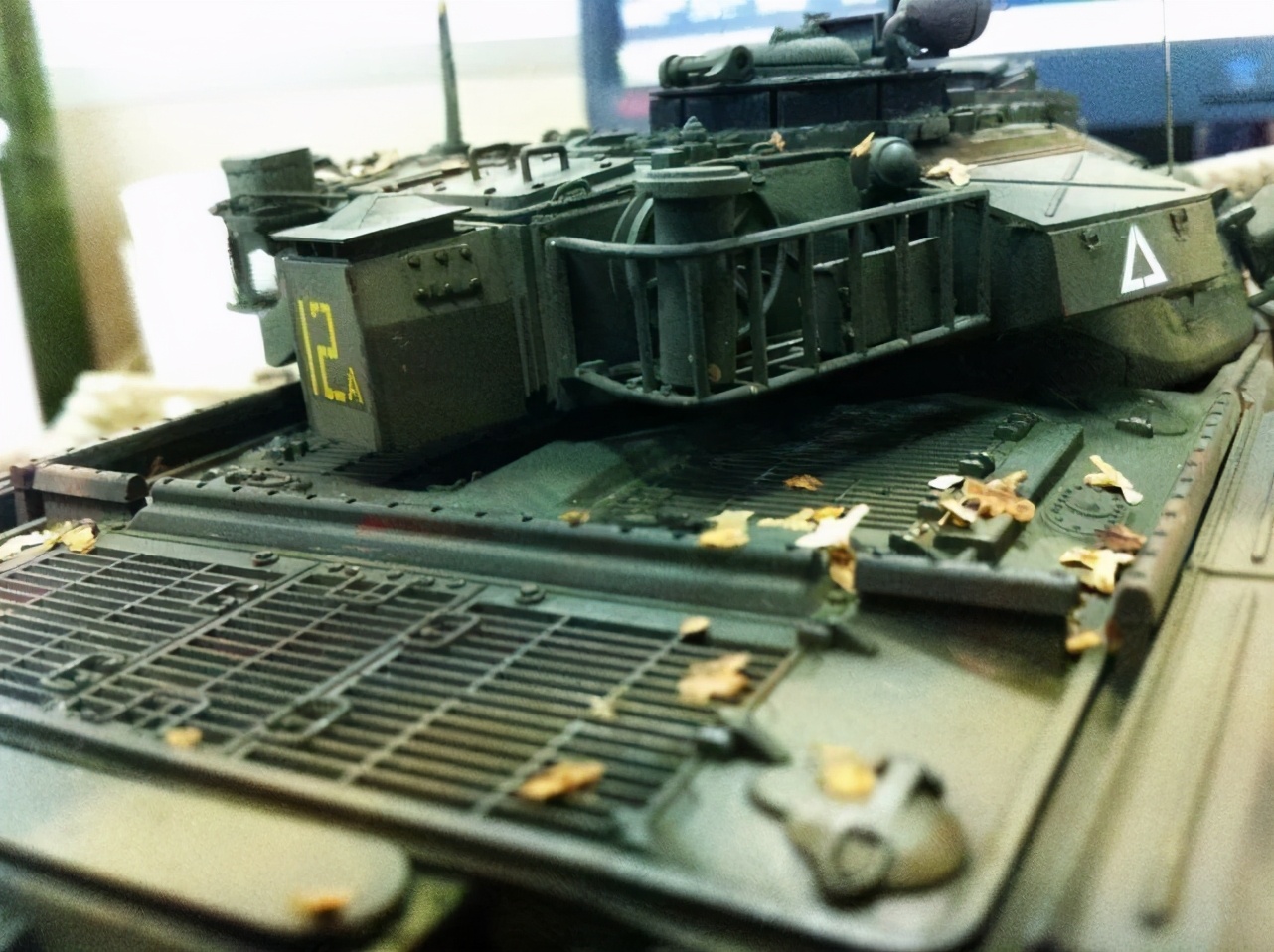 如何做一辆逼真的坦克模型？这些步骤必不可少，连餐巾纸都有奇效