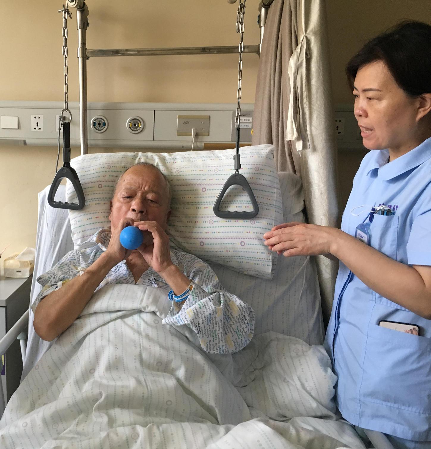 儿童医院吹气球,吹气球原来也能治病